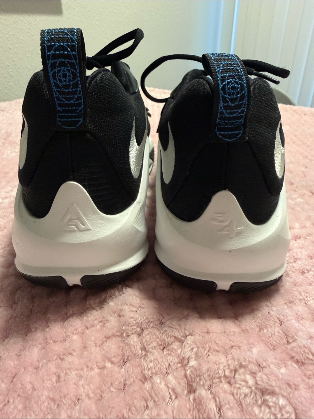 Nike Black Sneakers with Blue Accents - Picture 3 of 5